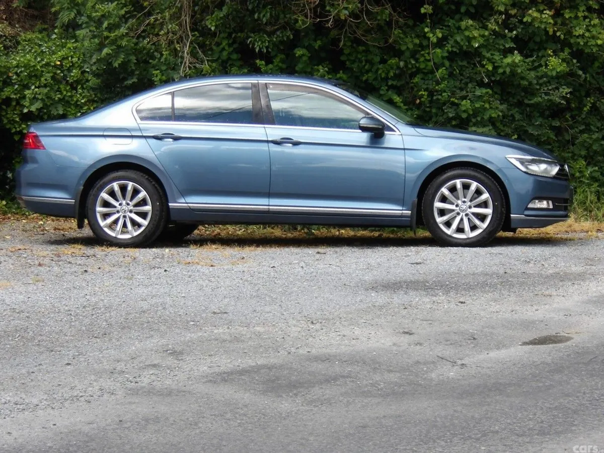 Volkswagen Passat Saloon, Diesel, 2017, Blue