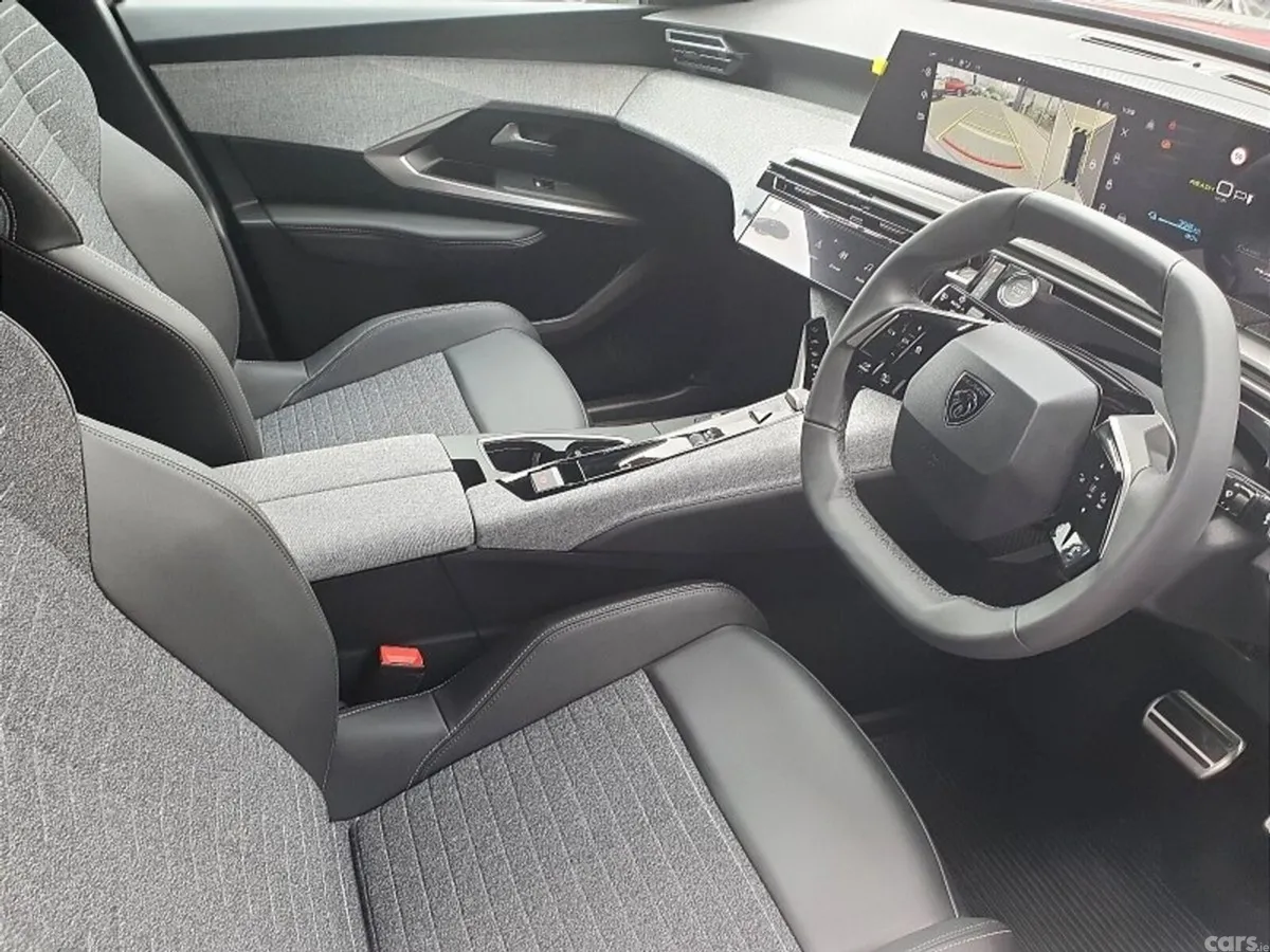 Peugeot 3008 SUV, Electric, 2026, Grey