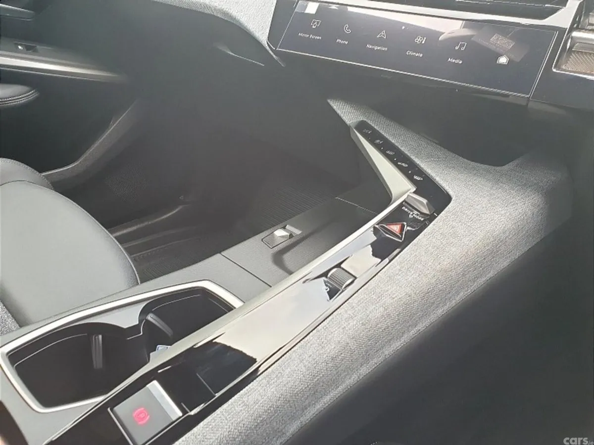 Peugeot 3008 SUV, Electric, 2026, Grey