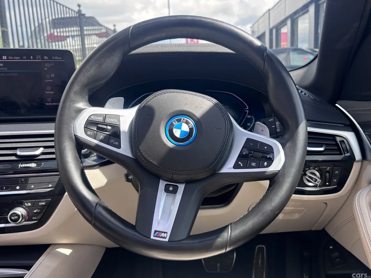 BMW 5-Series Estate, Petrol Plug-in Hybrid, 2022, Blue