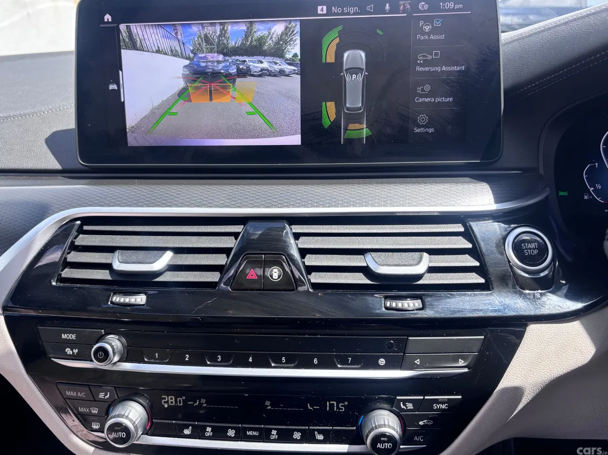 BMW 5-Series Estate, Petrol Plug-in Hybrid, 2022, Blue