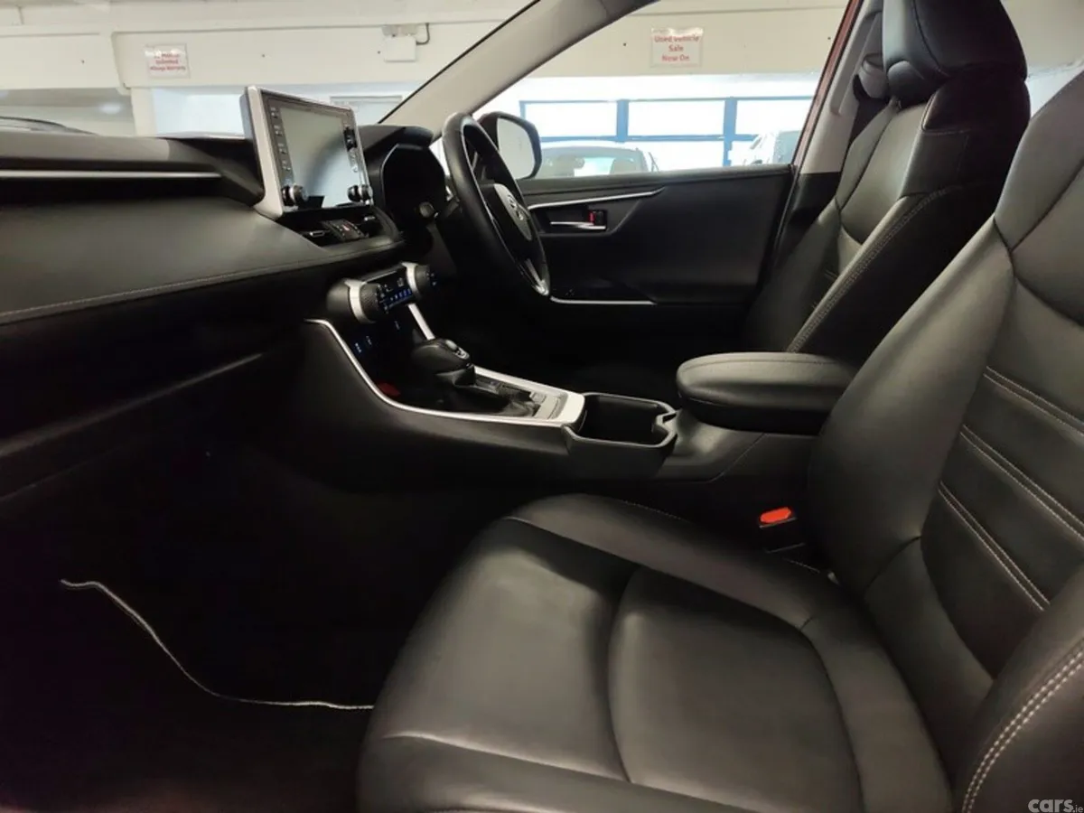 Toyota RAV4 SUV, Petrol Hybrid, 2022, Red