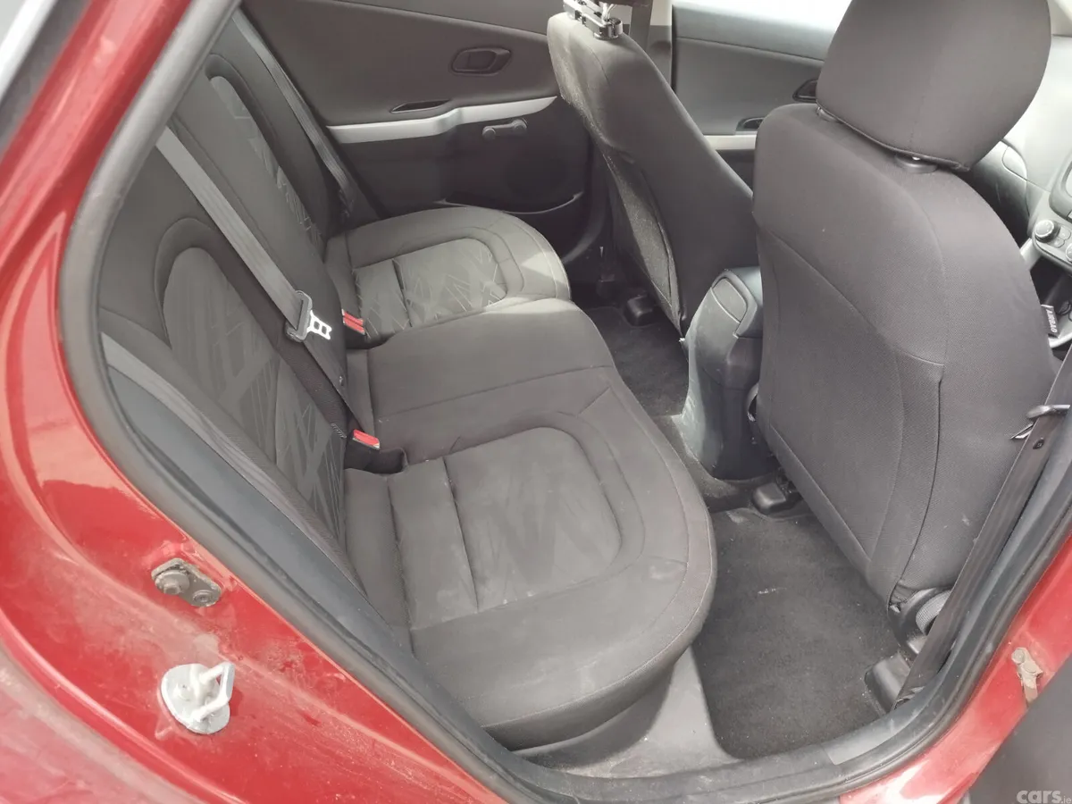 Kia Ceed Hatchback, Diesel, 2013, Red