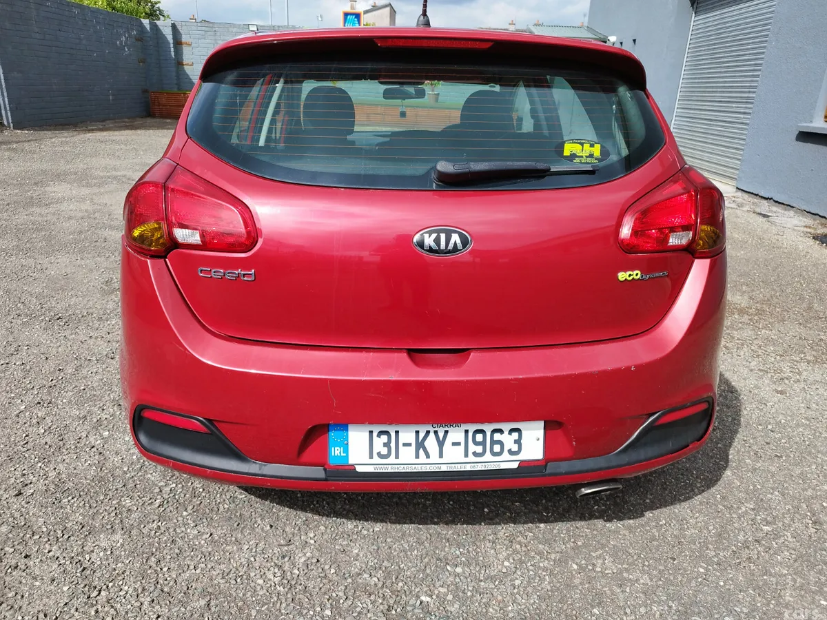Kia Ceed Hatchback, Diesel, 2013, Red