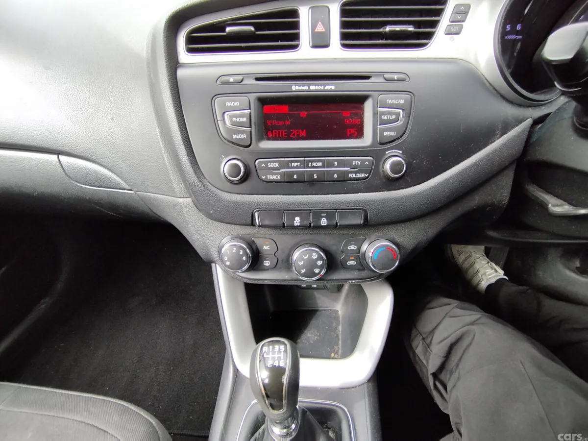 Kia Ceed Hatchback, Diesel, 2013, Red