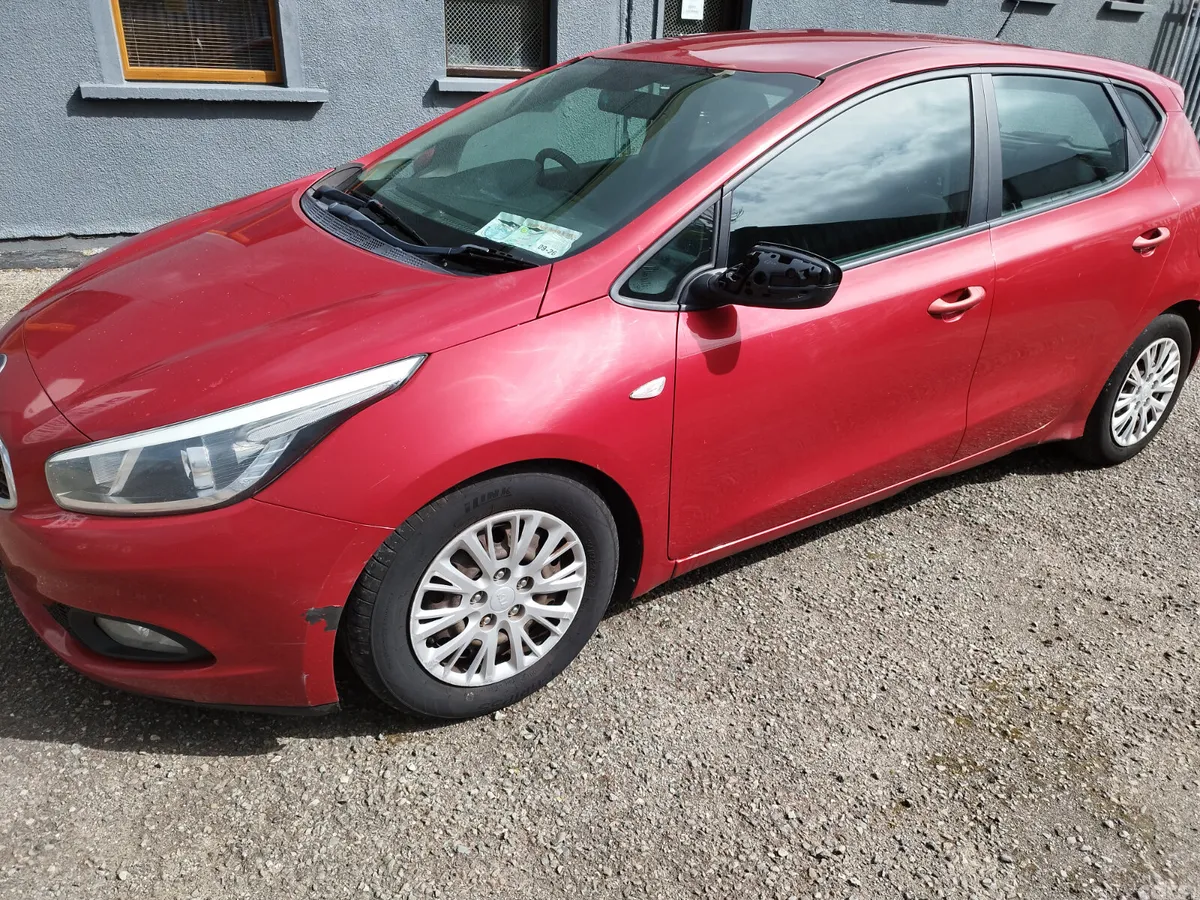 Kia Ceed Hatchback, Diesel, 2013, Red