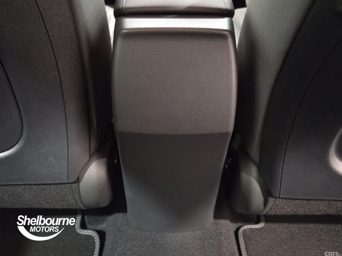 Kia Niro Estate, Petrol Hybrid, 2025, Red