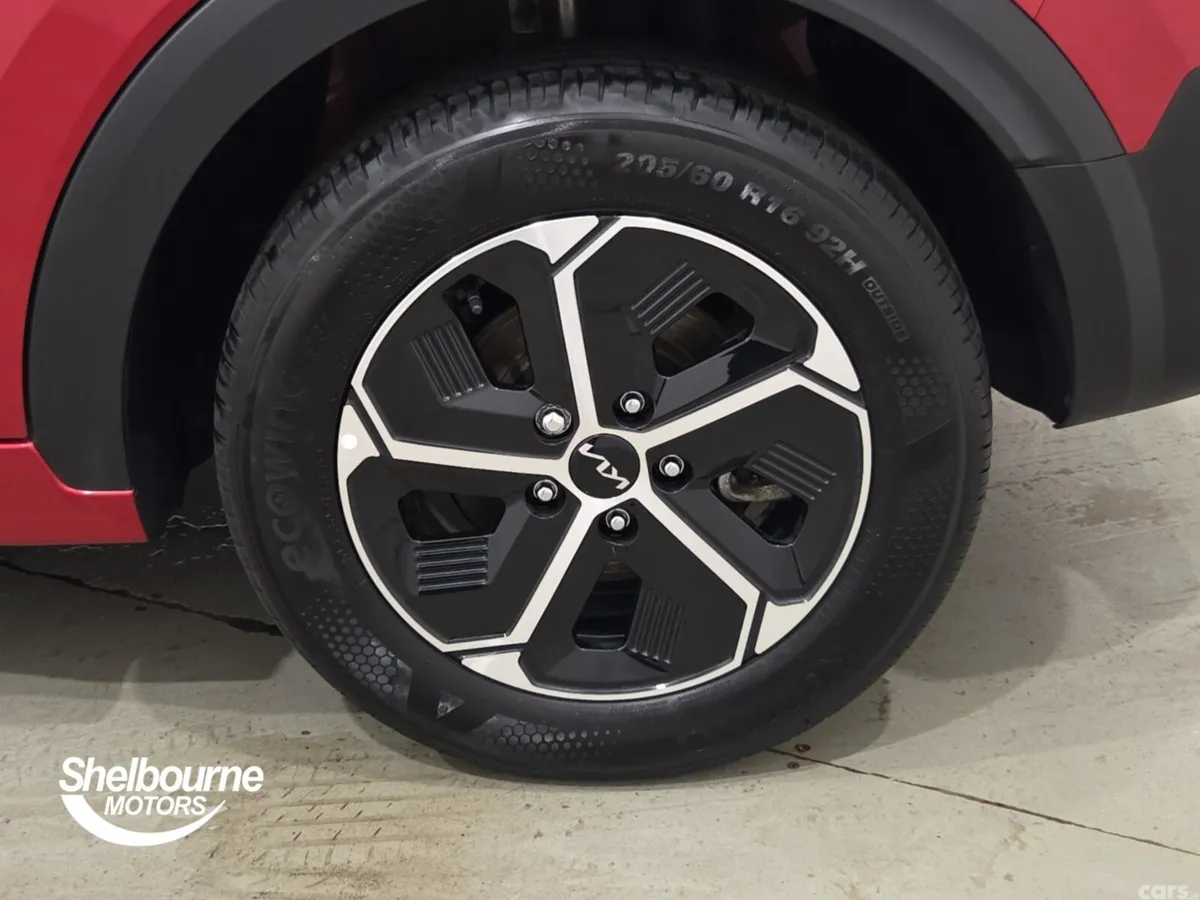 Kia Niro Estate, Petrol Hybrid, 2025, Red