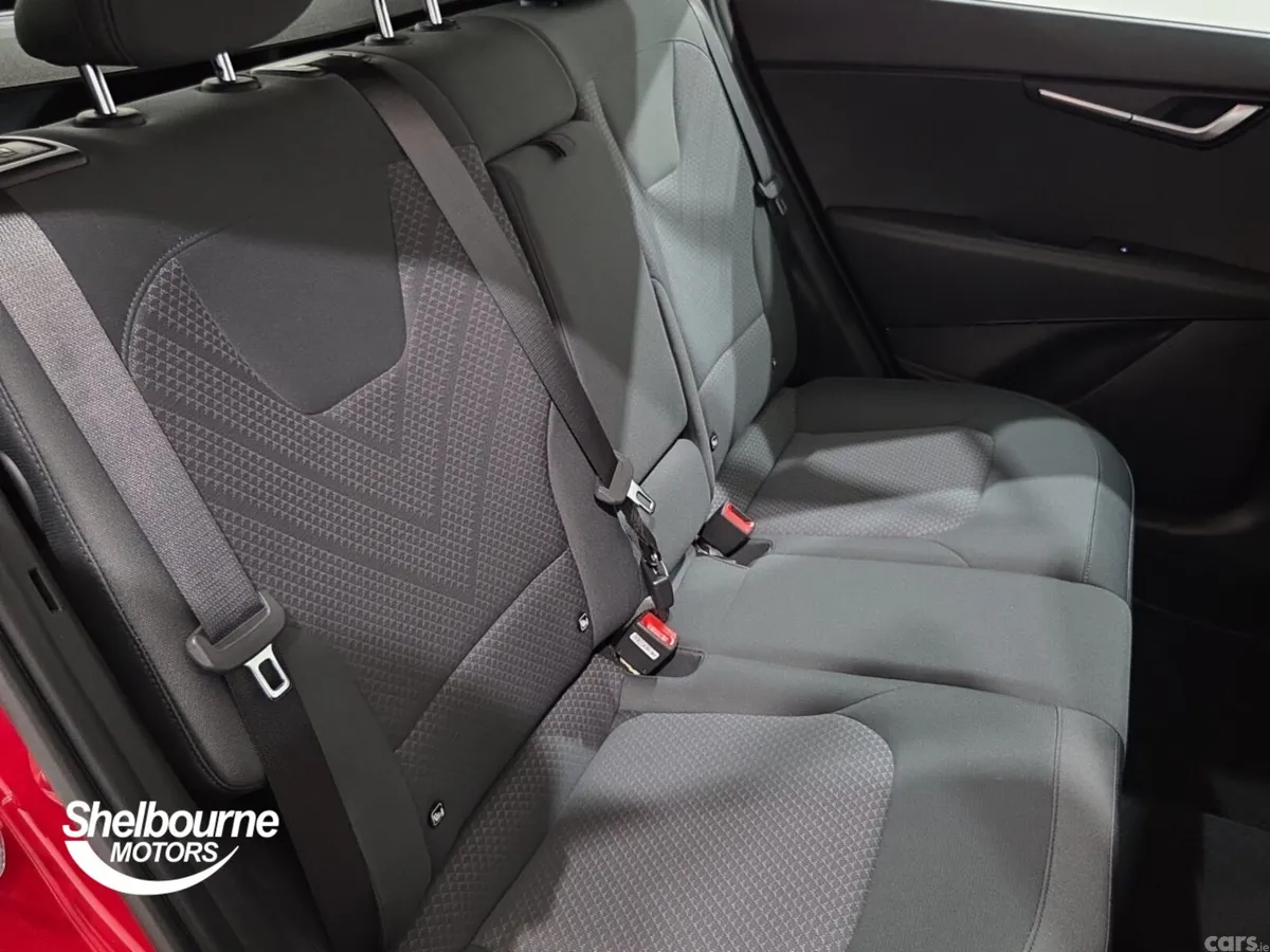 Kia Niro Estate, Petrol Hybrid, 2025, Red