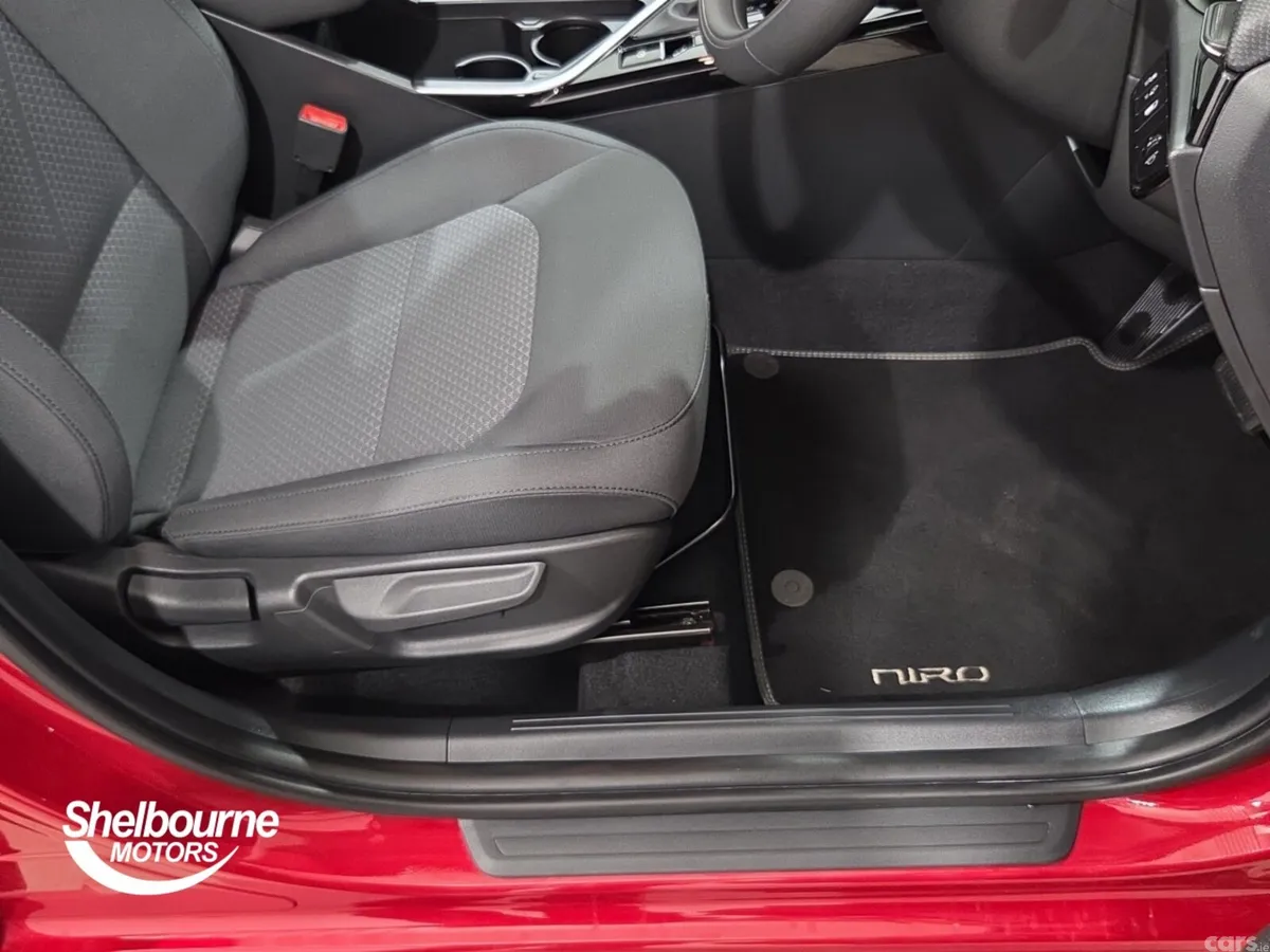 Kia Niro Estate, Petrol Hybrid, 2025, Red