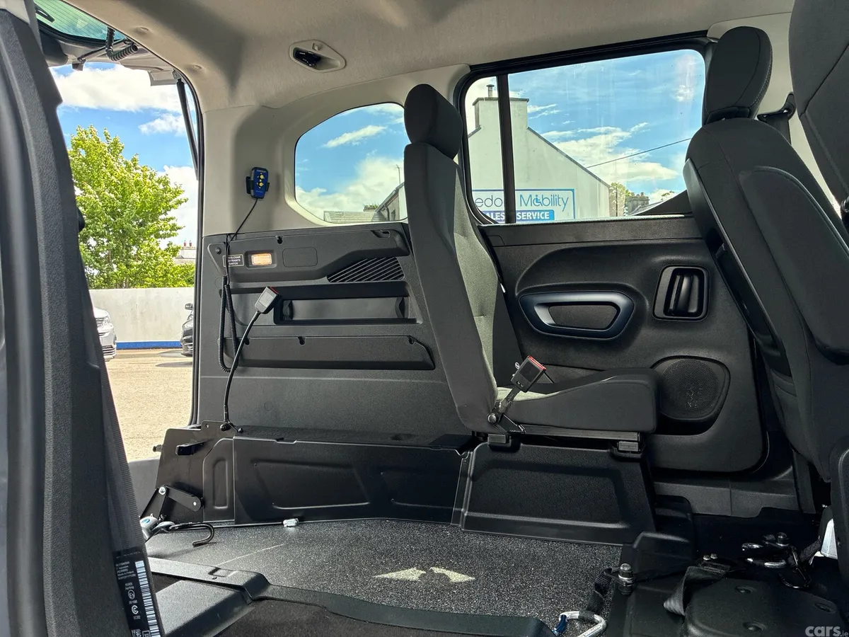 Peugeot Rifter MPV, Diesel, 2023, Grey