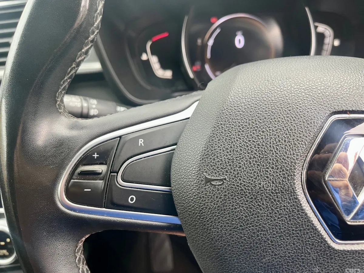 Renault Kadjar SUV, Petrol, 2019, Red