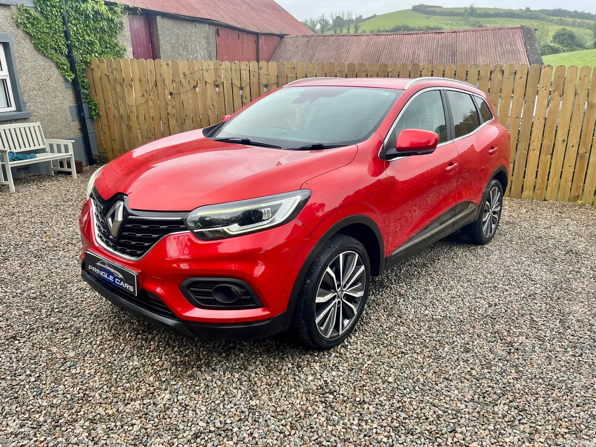 Renault Kadjar SUV, Petrol, 2019, Red