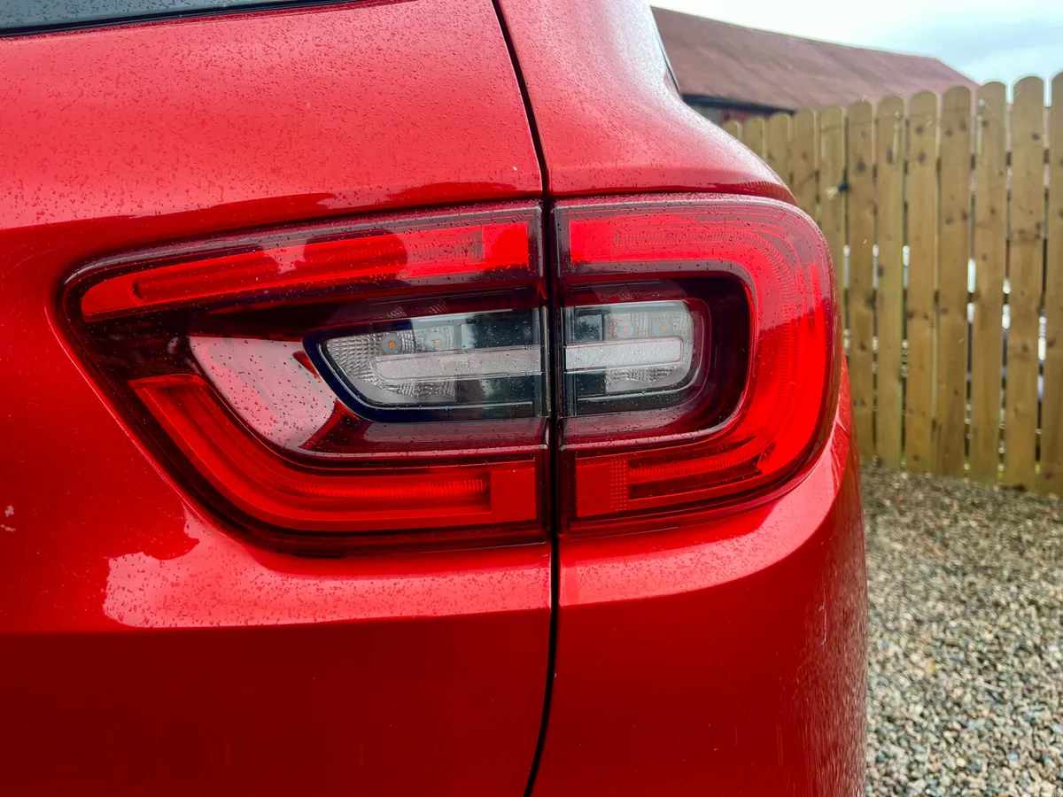 Renault Kadjar SUV, Petrol, 2019, Red