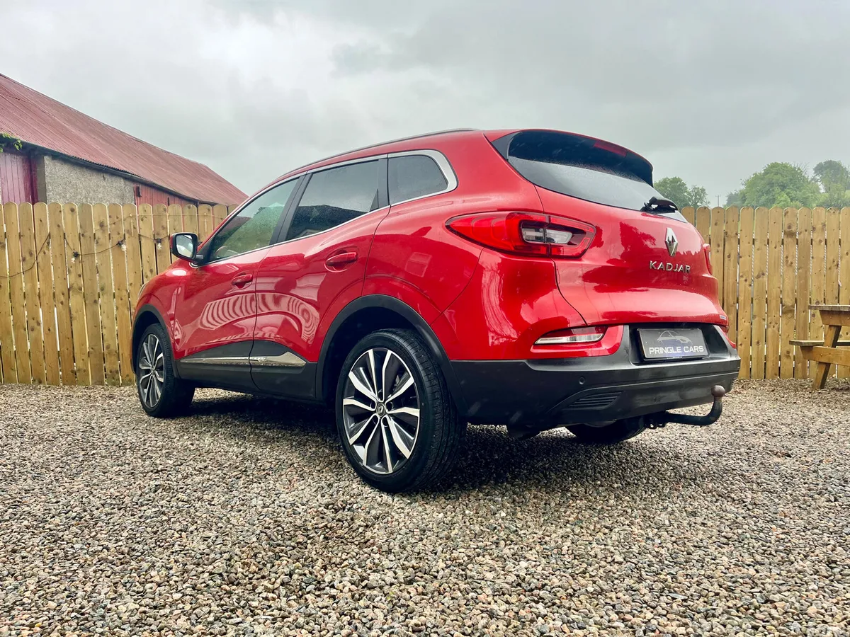 Renault Kadjar SUV, Petrol, 2019, Red