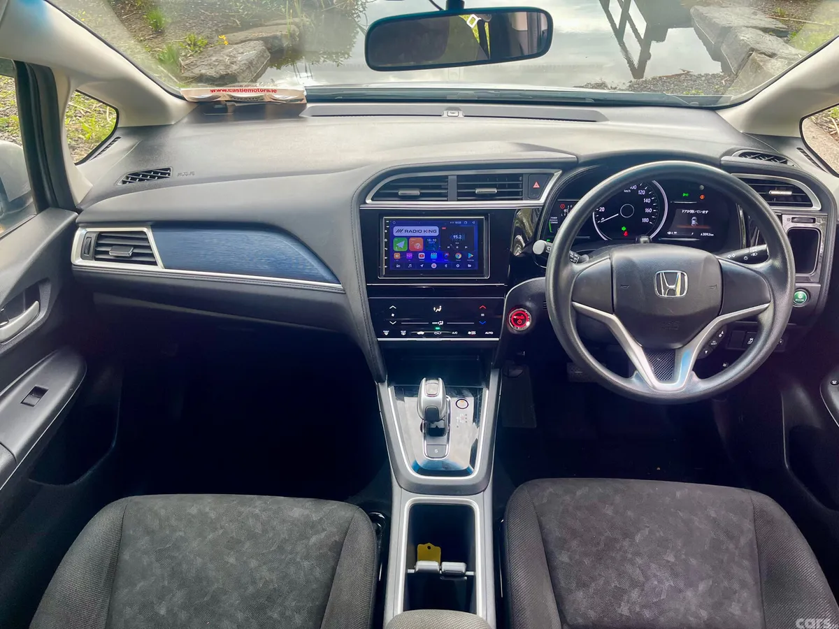 Honda Shuttle MPV, Petrol Hybrid, 2018, Silver