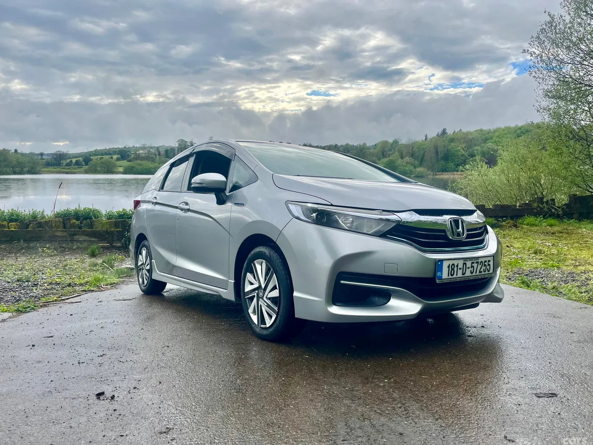 Honda Shuttle MPV, Petrol Hybrid, 2018, Silver