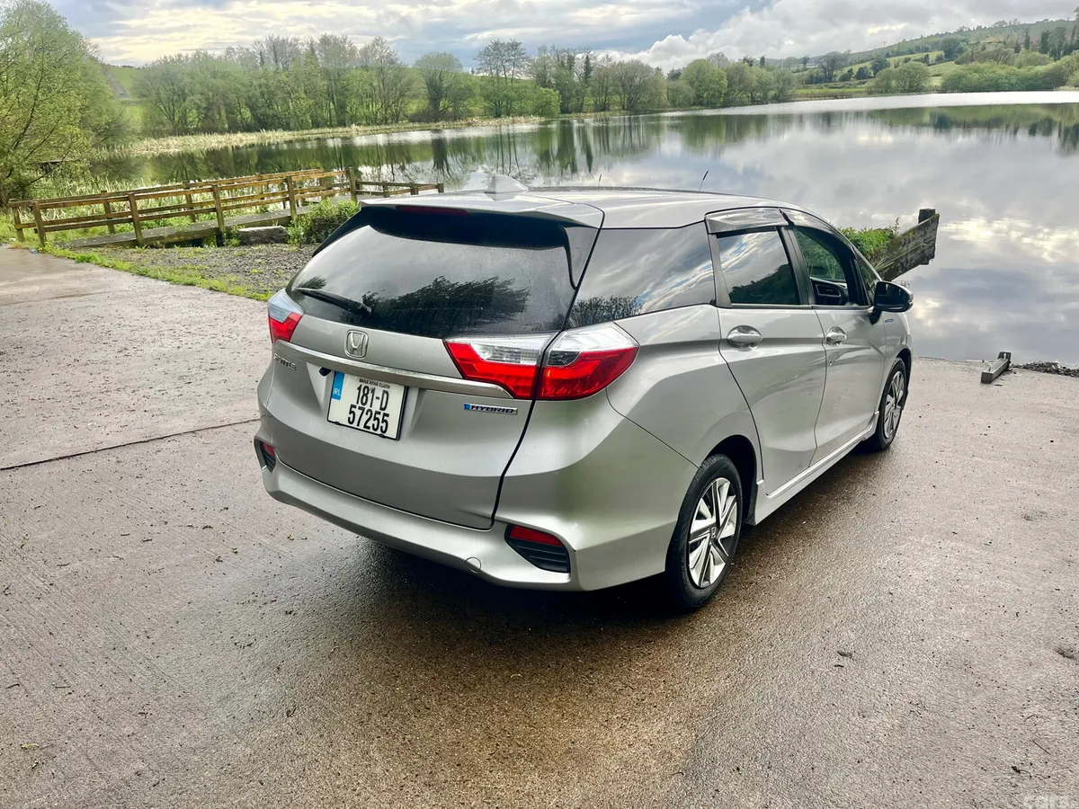 Honda Shuttle MPV, Petrol Hybrid, 2018, Silver