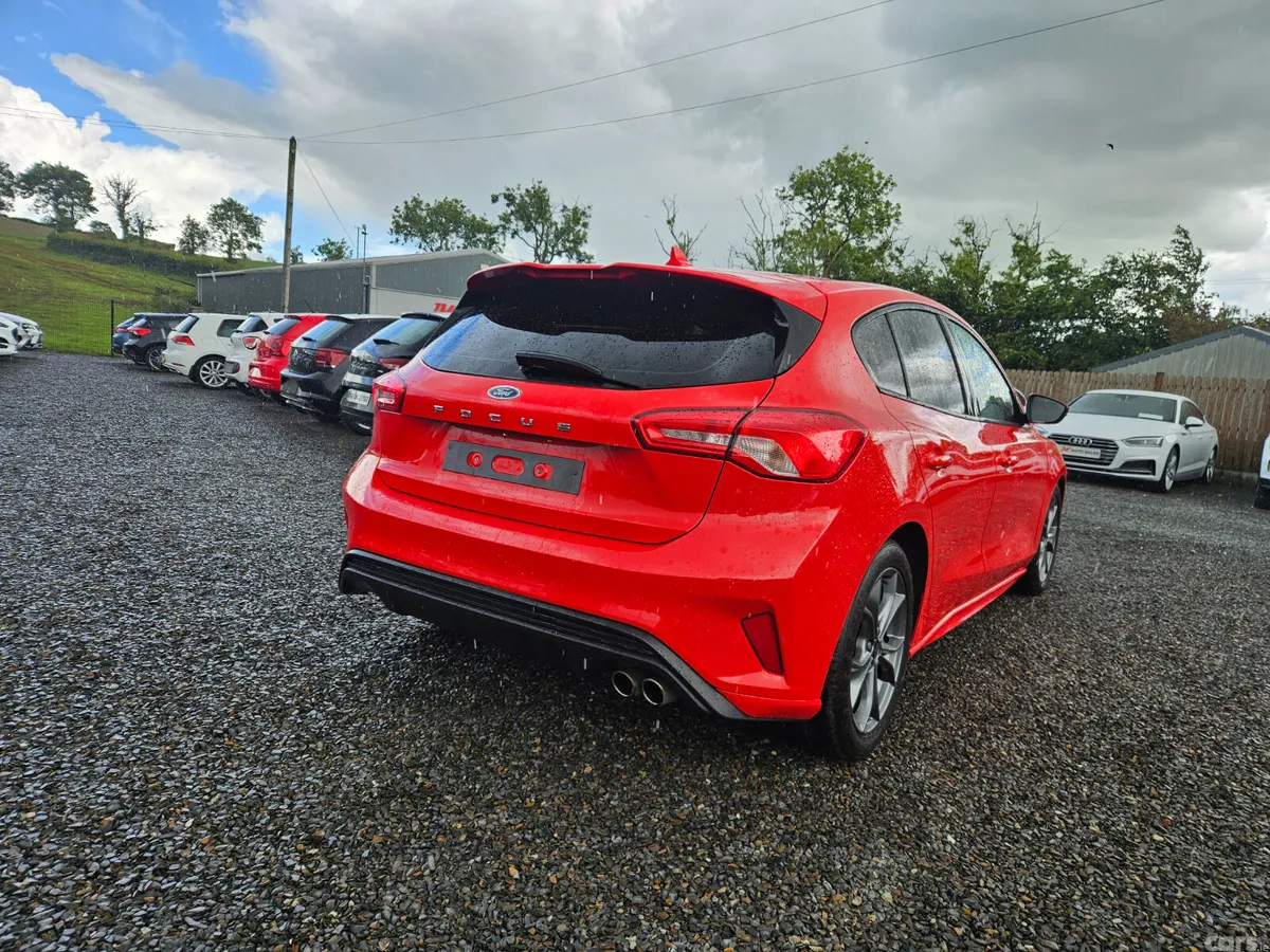 Ford Focus Hatchback, Diesel, 2018, Red