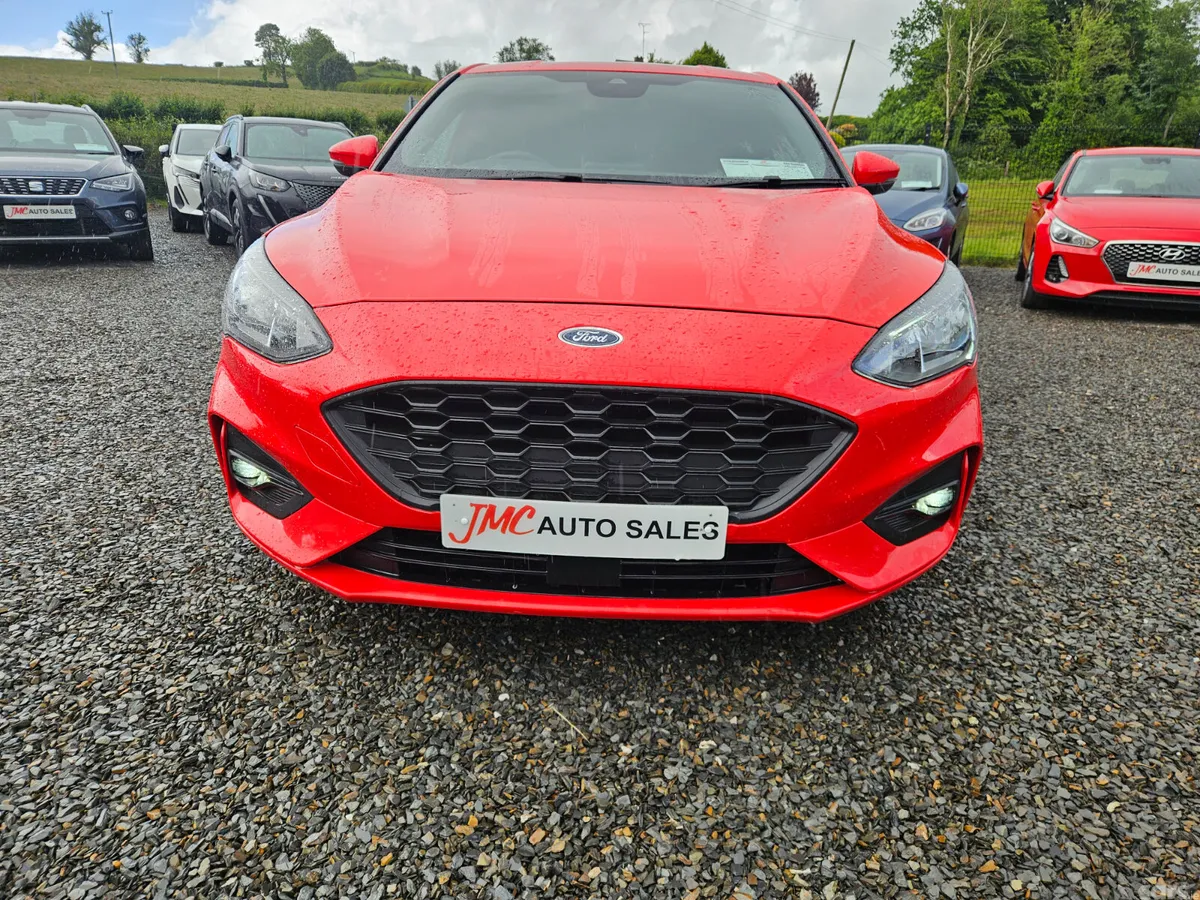 Ford Focus Hatchback, Diesel, 2018, Red