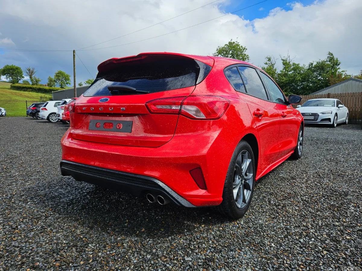 Ford Focus Hatchback, Diesel, 2018, Red