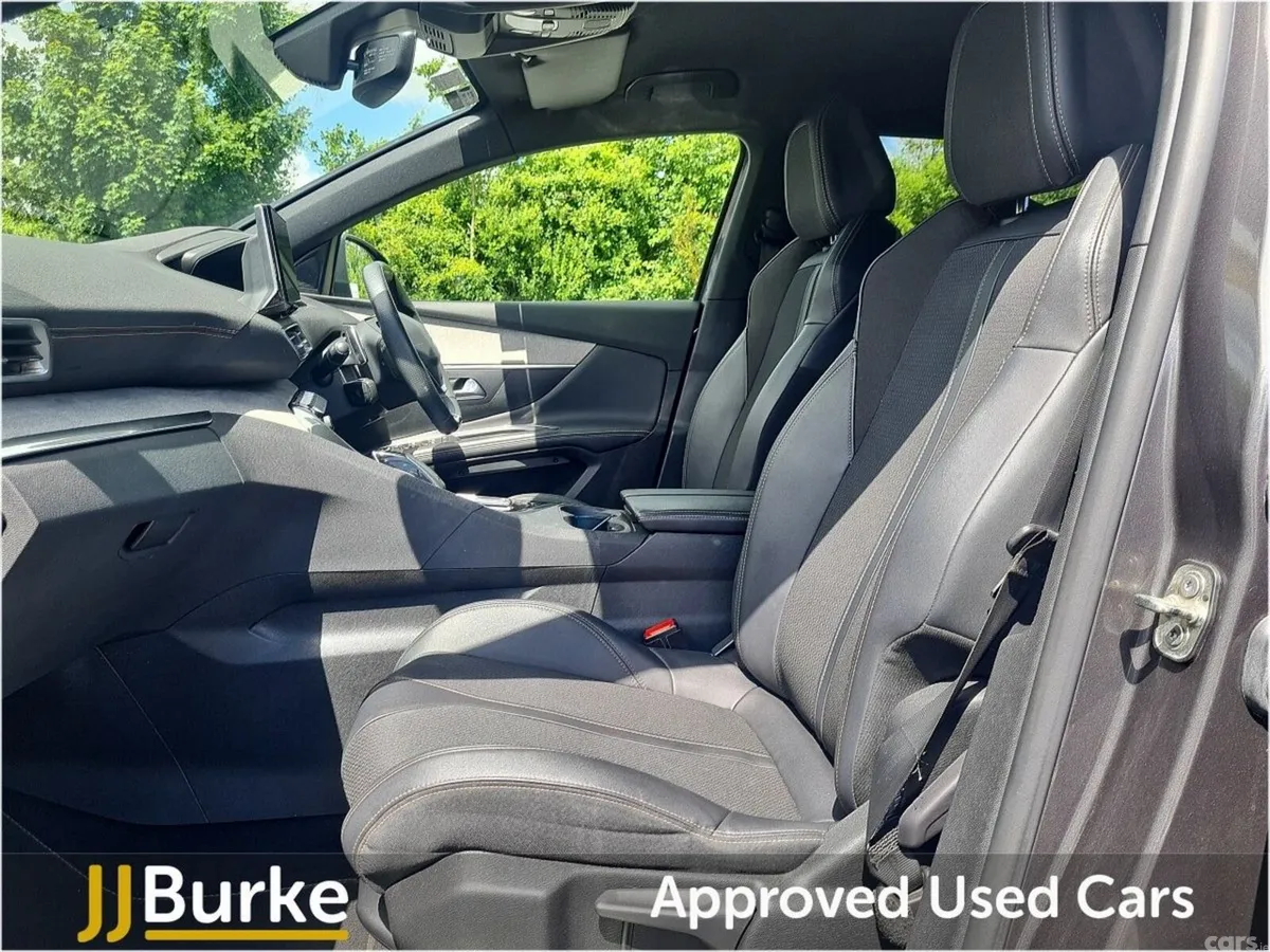 Peugeot 5008 SUV, Diesel, 2022, Grey