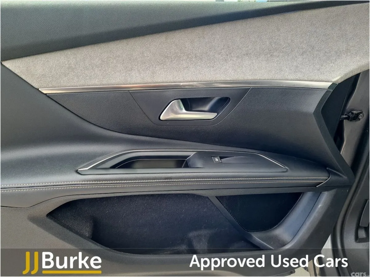 Peugeot 5008 SUV, Diesel, 2022, Grey