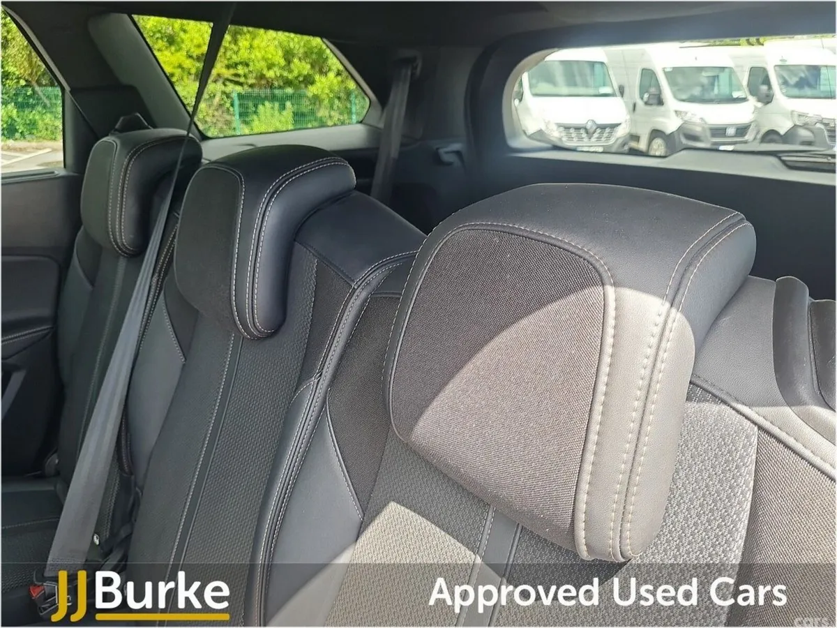 Peugeot 5008 SUV, Diesel, 2022, Grey