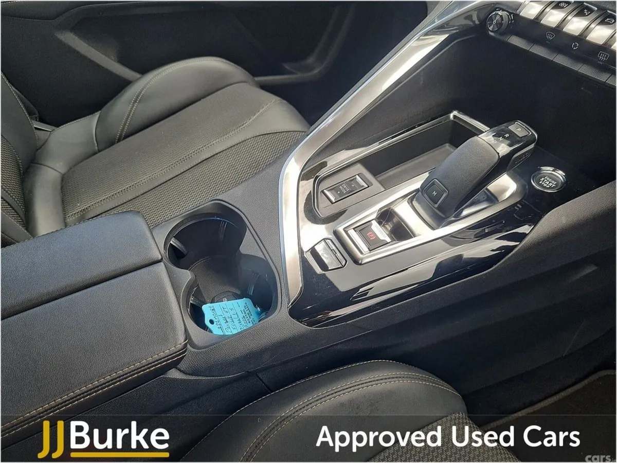 Peugeot 5008 SUV, Diesel, 2022, Grey