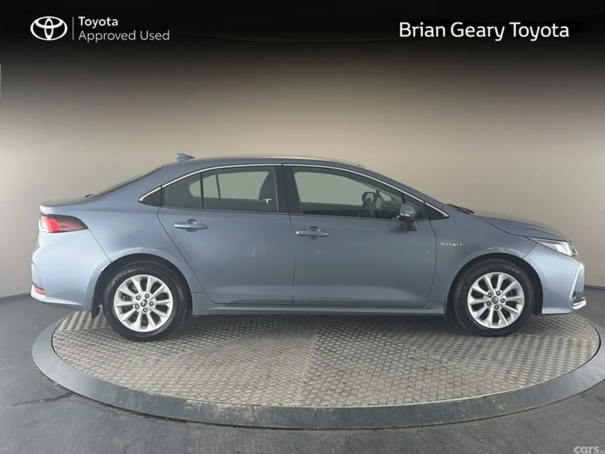 Toyota Corolla Saloon, Petrol Hybrid, 2020, Grey