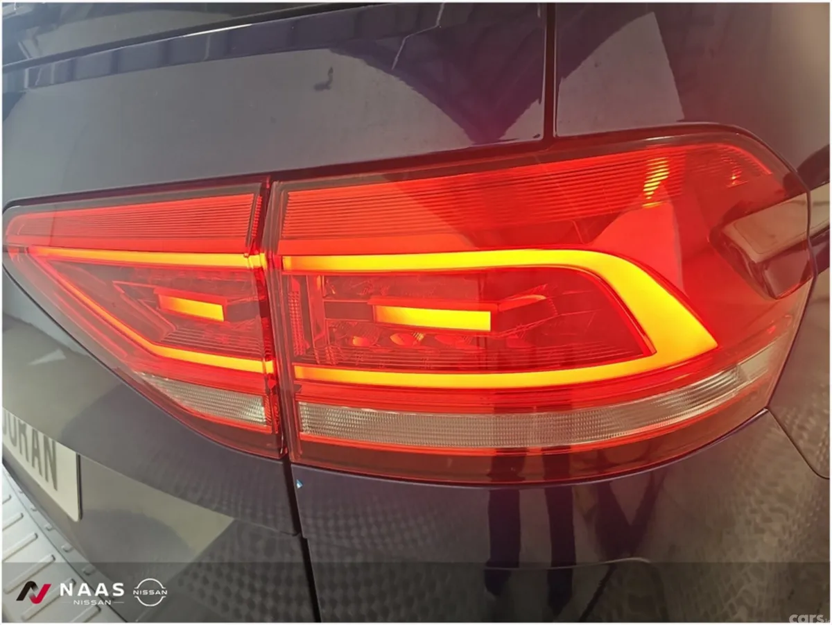 Volkswagen Touran SUV, Petrol, 2018, Blue