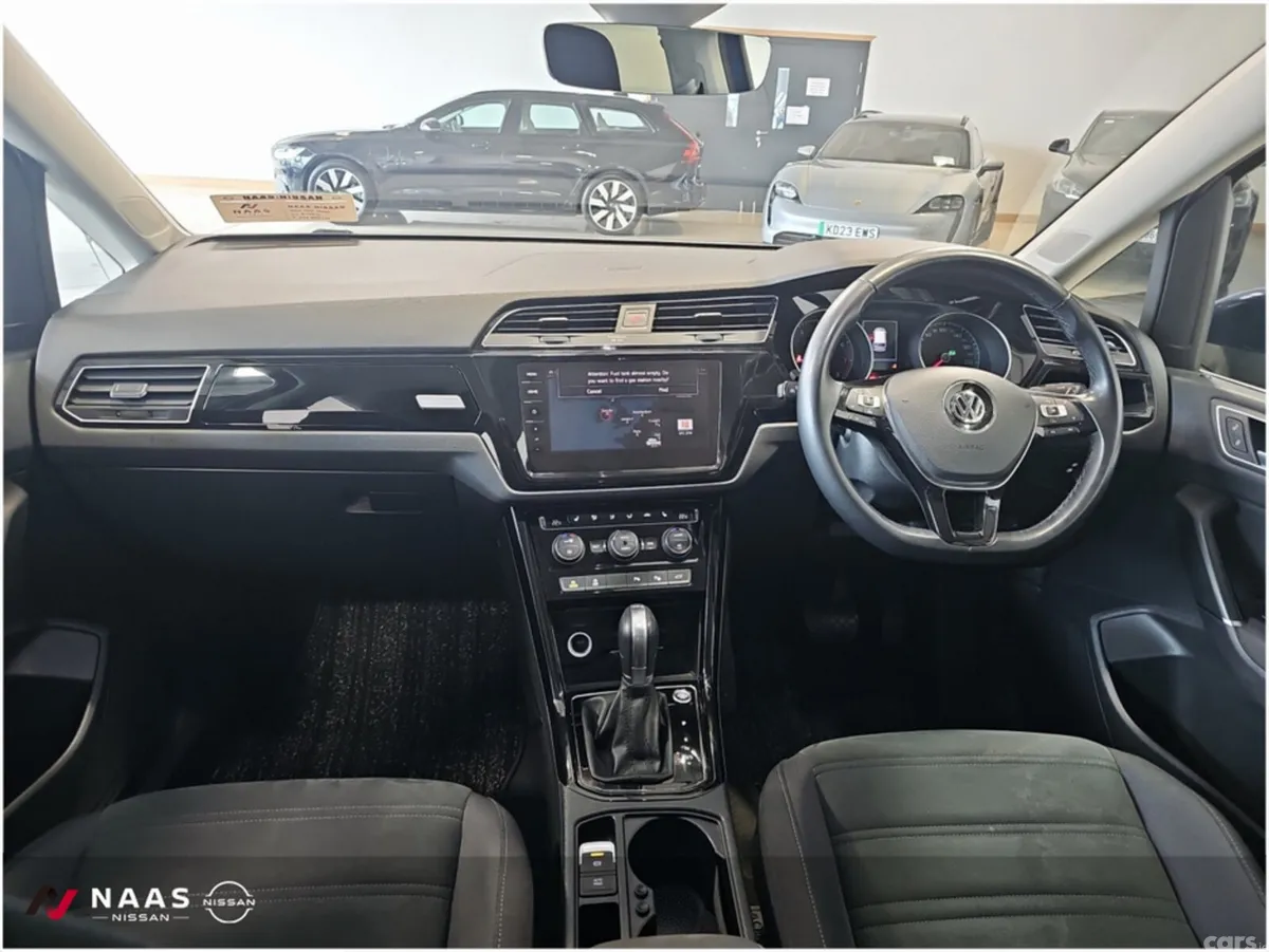 Volkswagen Touran SUV, Petrol, 2018, Blue