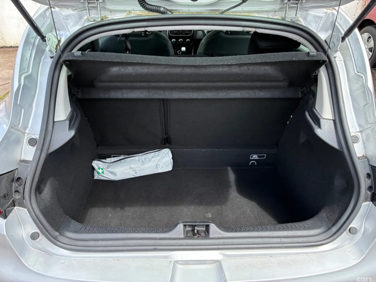 Renault Clio Hatchback, Petrol, 2019, Grey