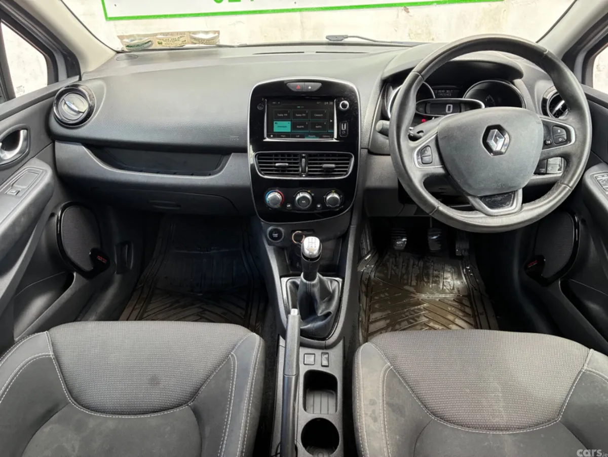 Renault Clio Hatchback, Petrol, 2019, Grey