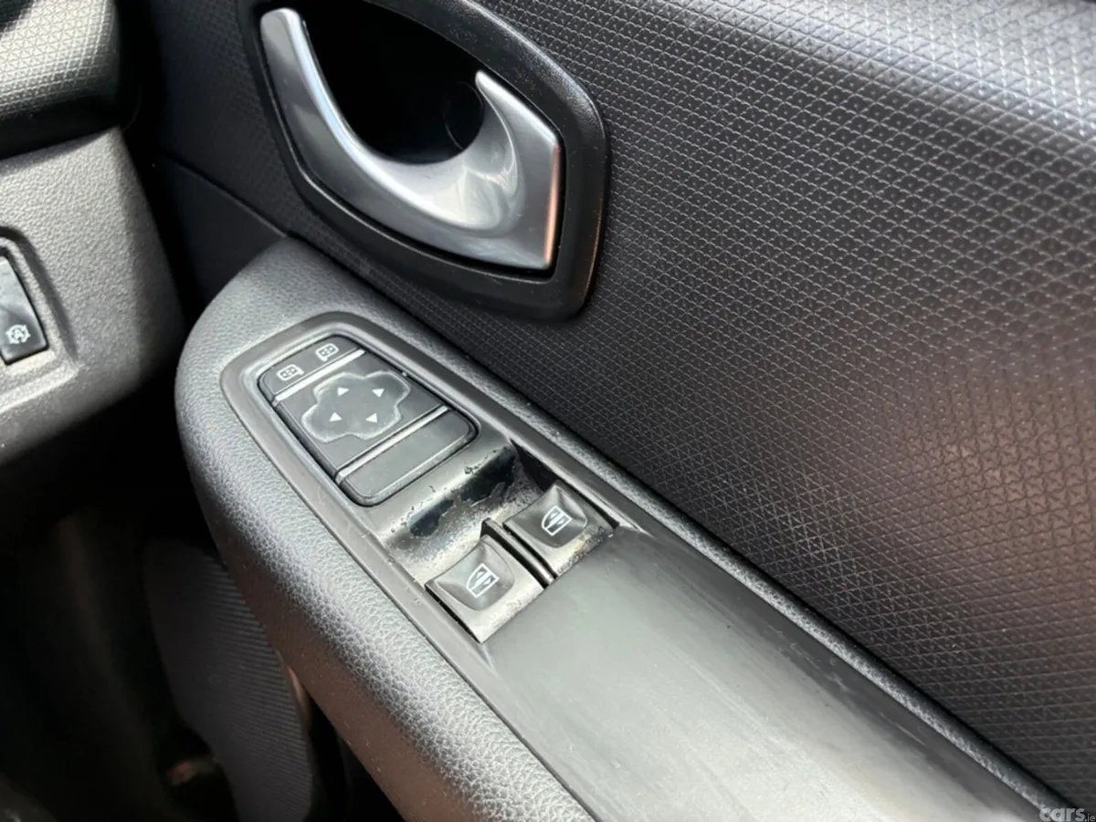 Renault Clio Hatchback, Petrol, 2019, Grey