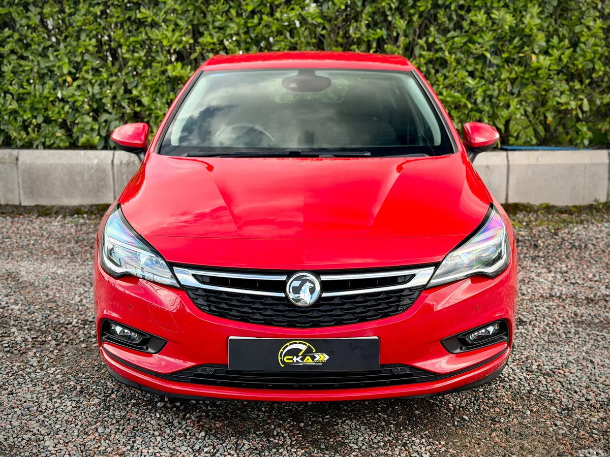 Vauxhall Astra Hatchback, Diesel, 2018, Red