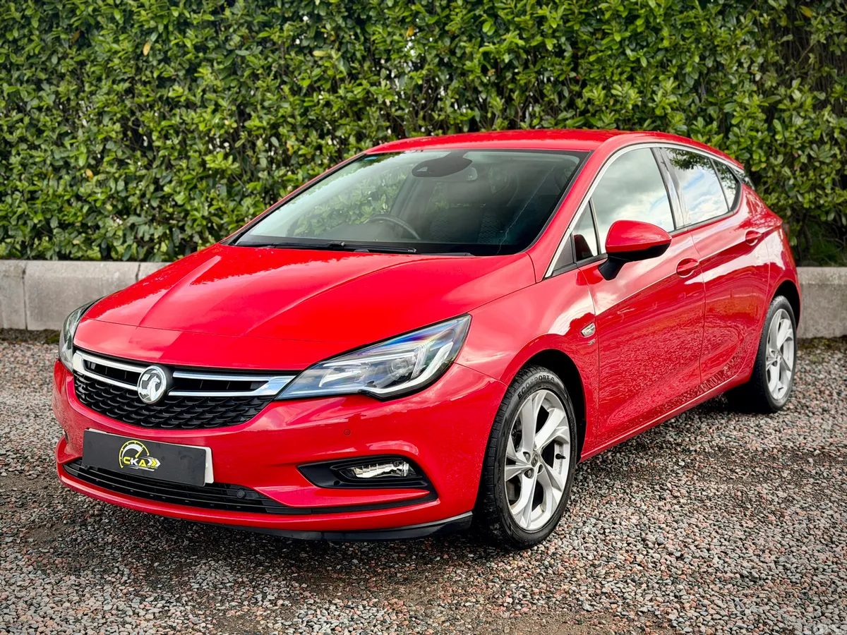 Vauxhall Astra Hatchback, Diesel, 2018, Red