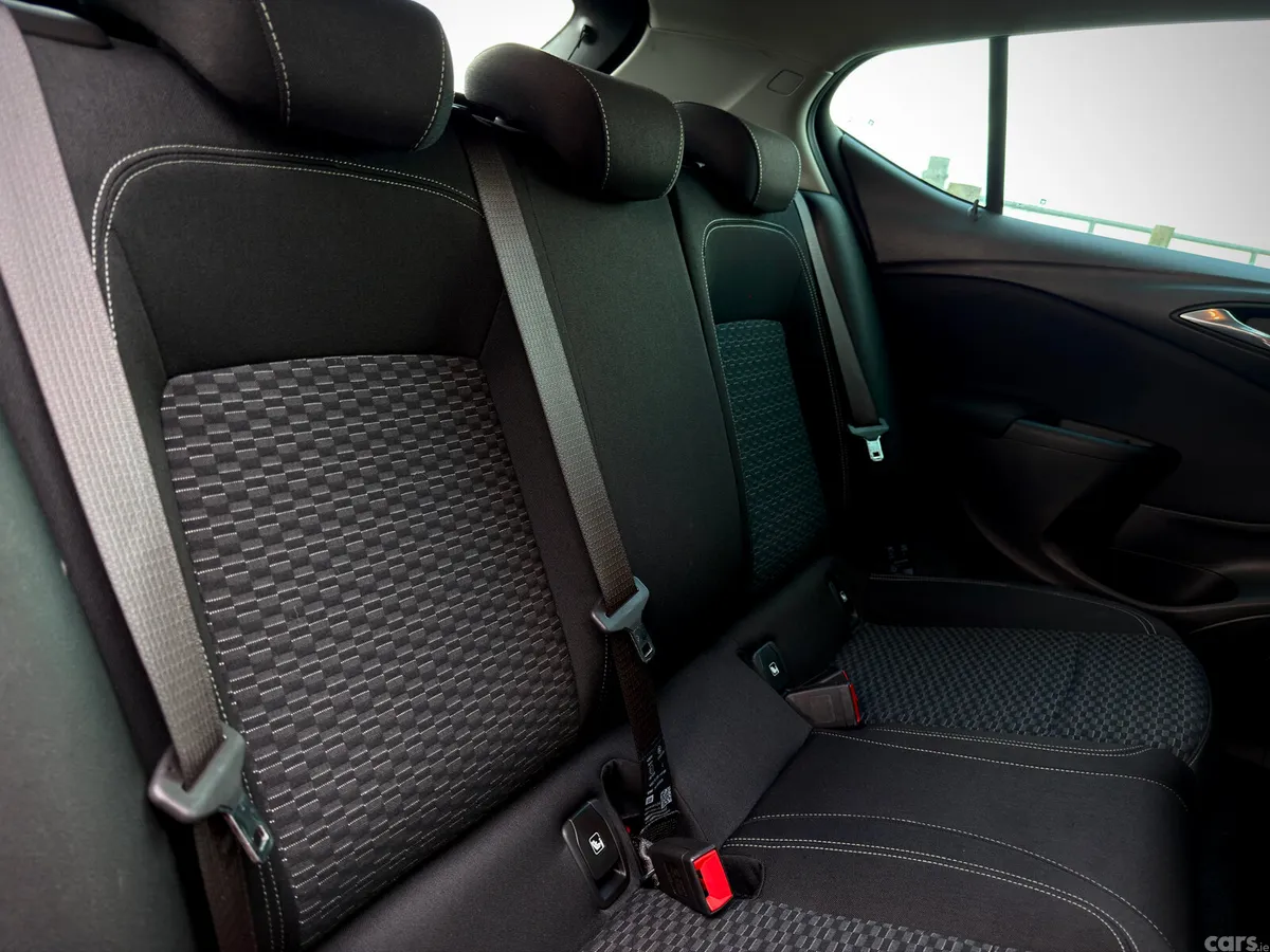 Vauxhall Astra Hatchback, Diesel, 2018, Red