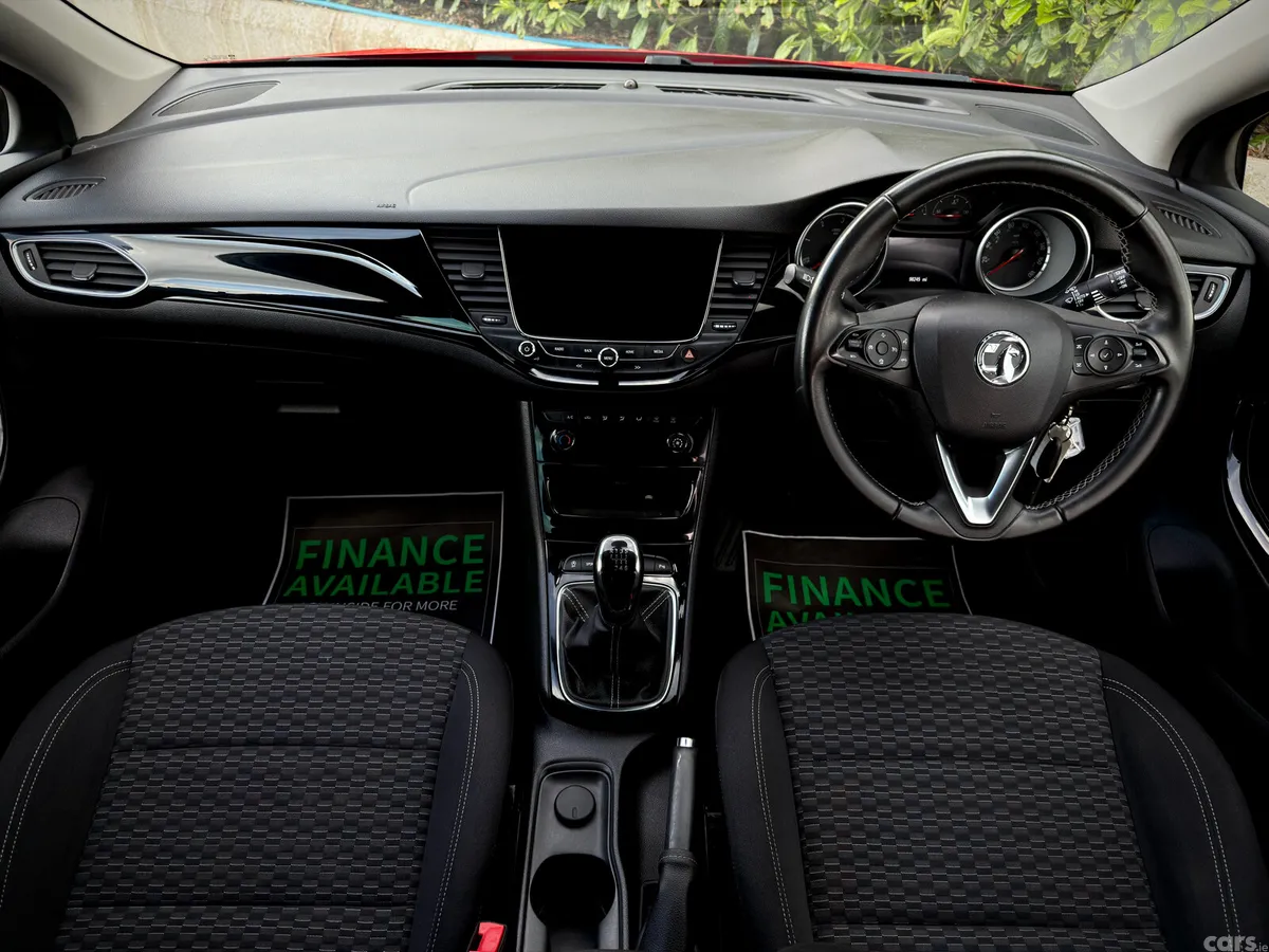 Vauxhall Astra Hatchback, Diesel, 2018, Red