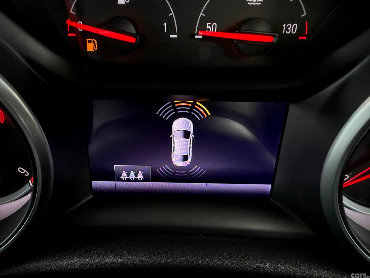 Vauxhall Astra Hatchback, Diesel, 2018, Red