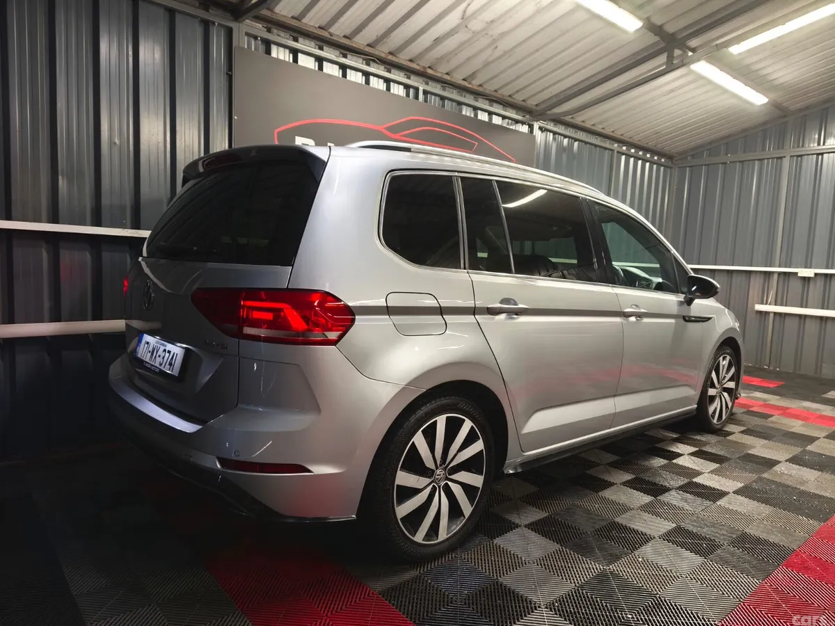 Volkswagen Touran MPV, Diesel, 2017, Silver