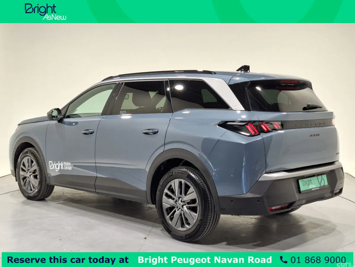 Peugeot 5008 MPV, Petrol, 2026, Blue