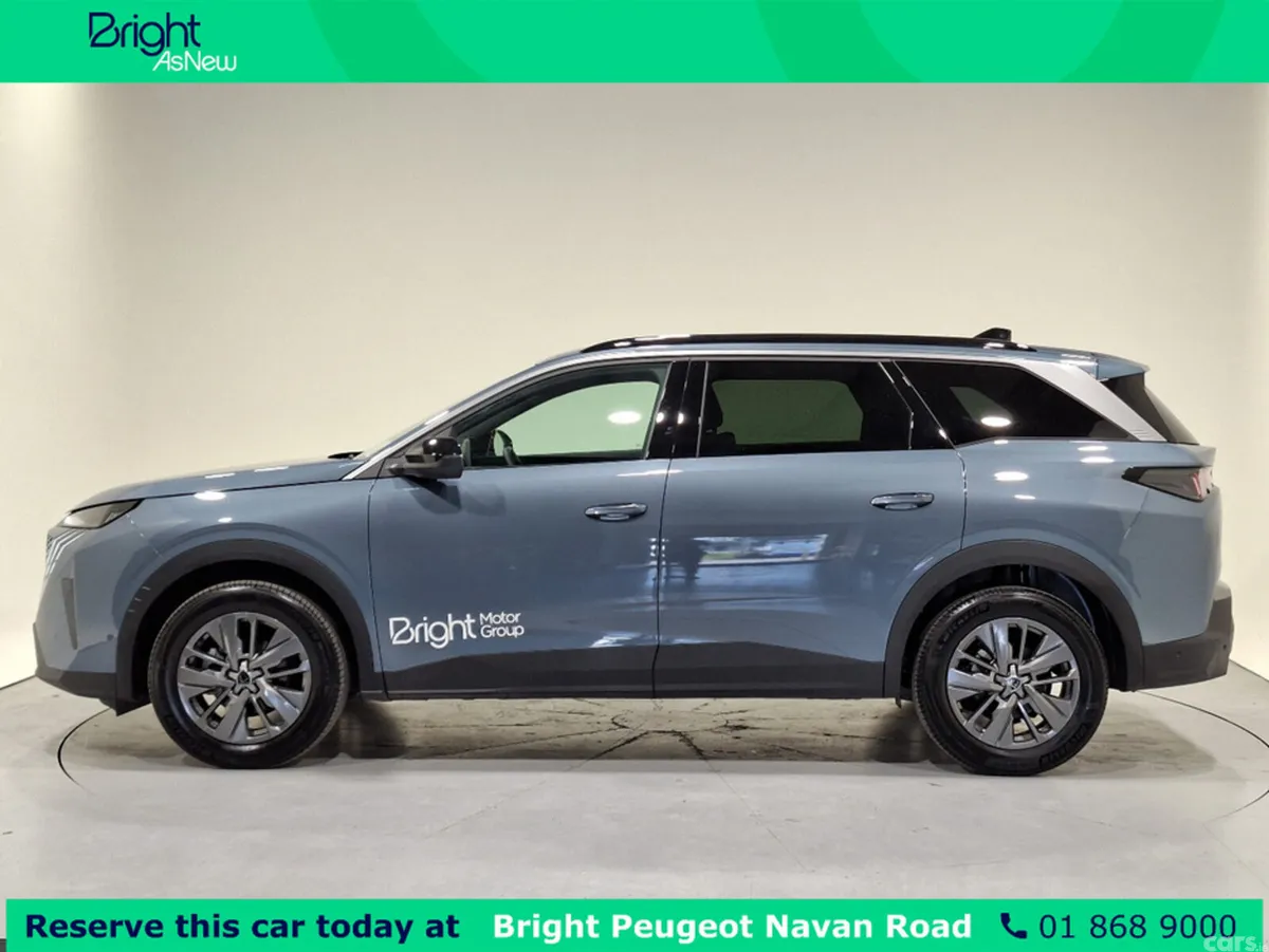 Peugeot 5008 MPV, Petrol, 2026, Blue