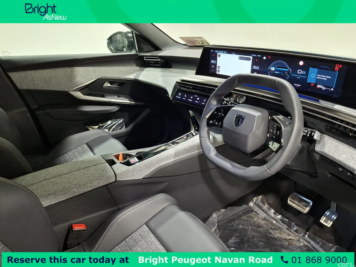 Peugeot 5008 MPV, Petrol, 2026, Blue