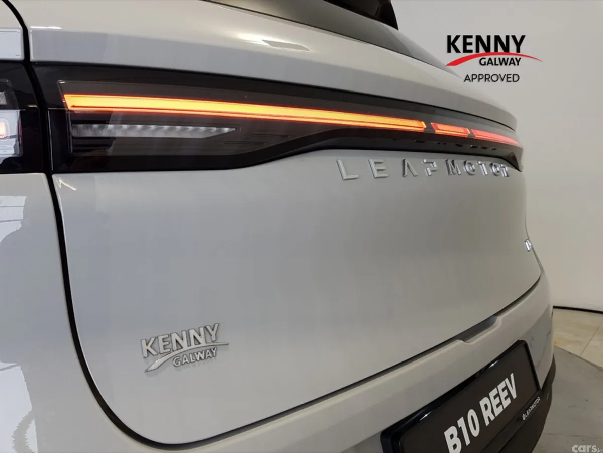Leapmotor B10 Hatchback, Petrol Plug-in Hybrid, 2026, Grey