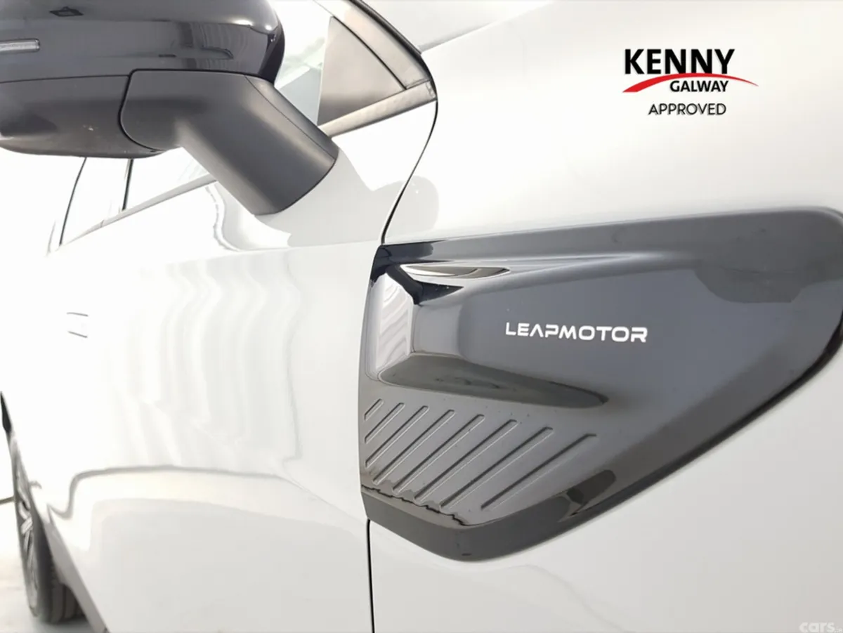 Leapmotor B10 Hatchback, Petrol Plug-in Hybrid, 2026, Grey