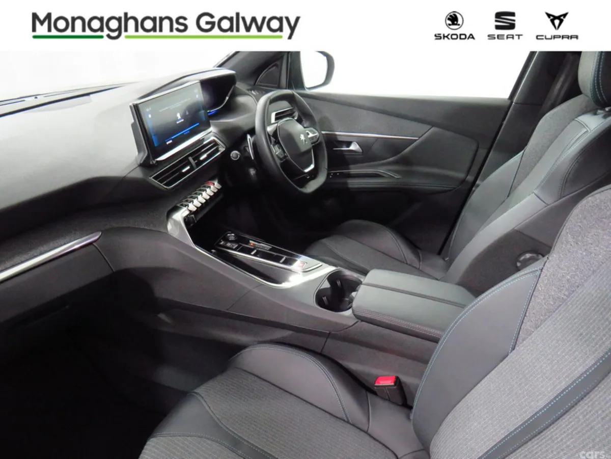 Peugeot 3008 MPV, Diesel, 2023, Grey