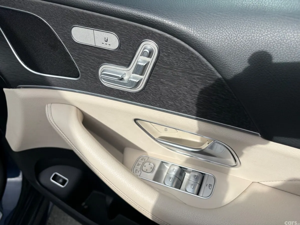 Mercedes-Benz GLE SUV, Diesel Plug-in Hybrid, 2021, Blue