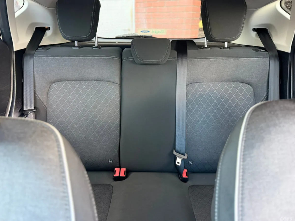 Ford Fiesta Hatchback, Petrol, 2020, White