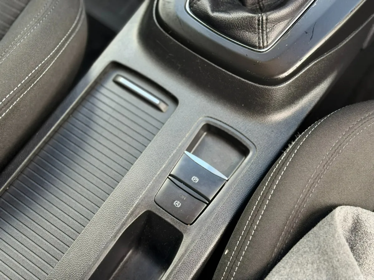 Ford Focus Estate, Petrol, 2022, White